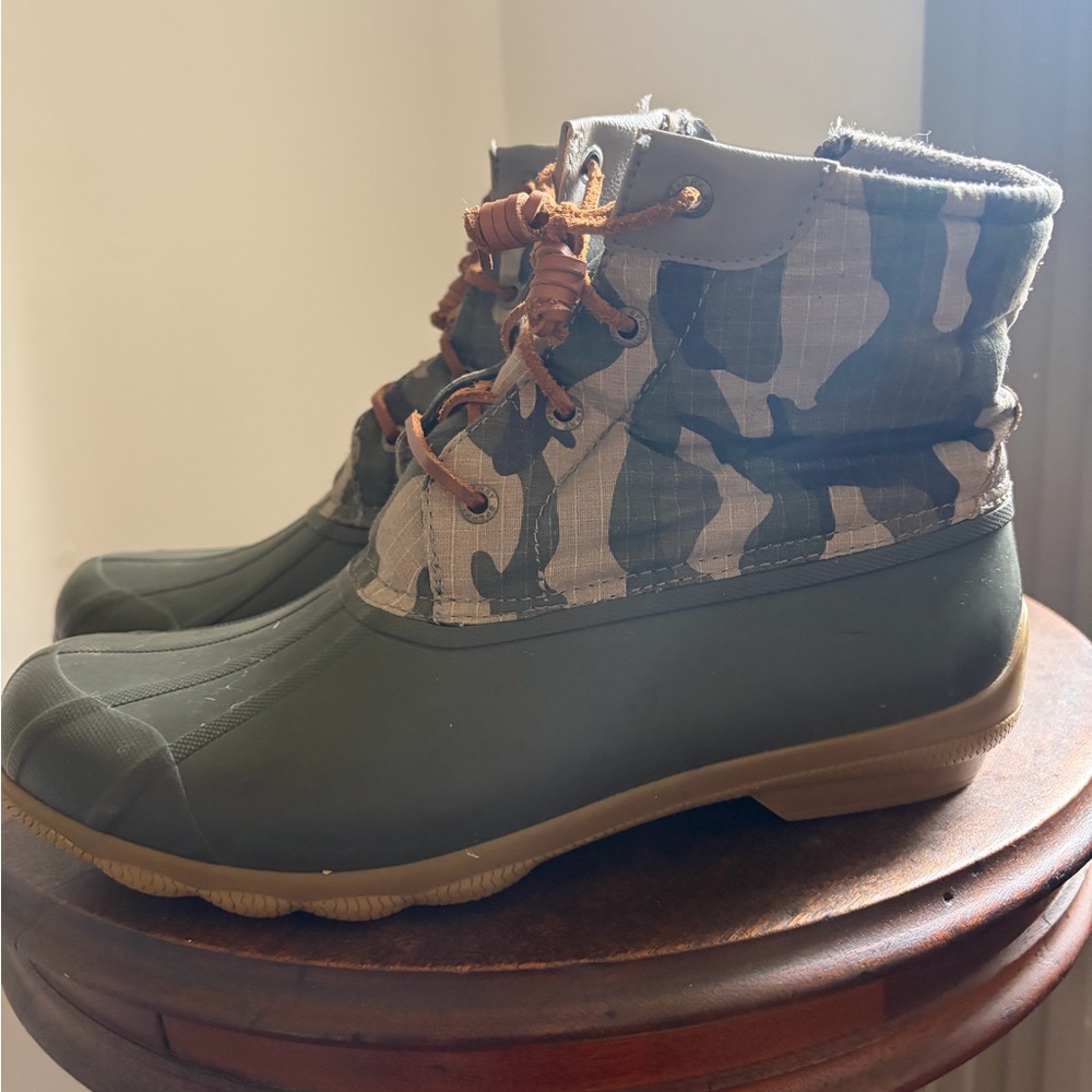Sperry Green and Tan Camouflage Winter Boots